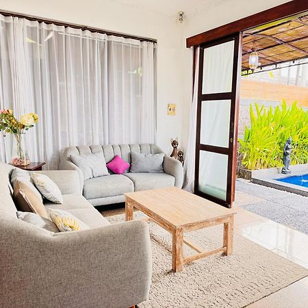 Giri Hill Homestay 누사두아 외부 사진