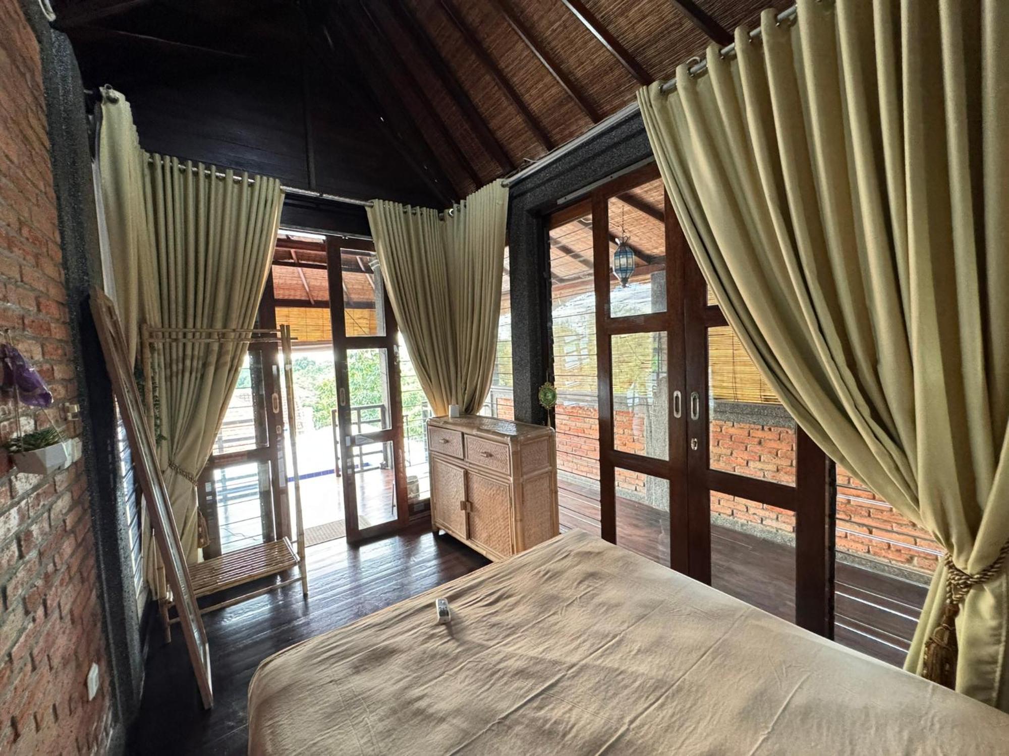 Giri Hill Homestay 누사두아 외부 사진