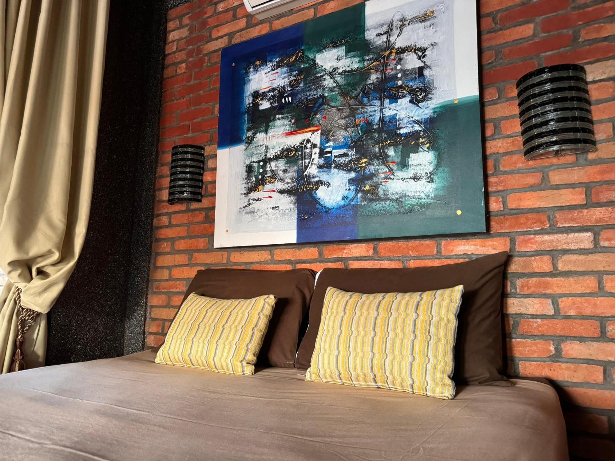 Giri Hill Homestay 누사두아 외부 사진