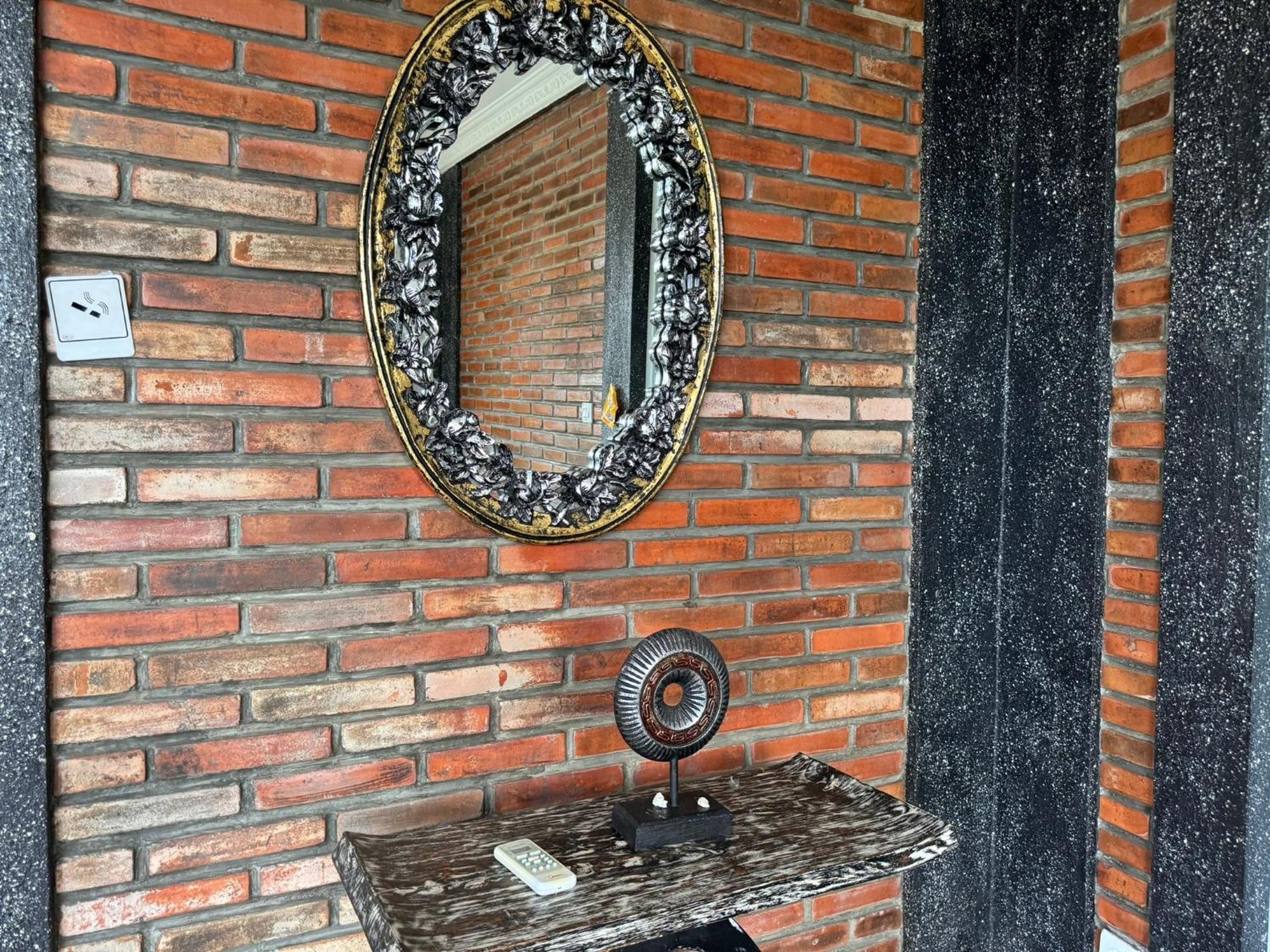 Giri Hill Homestay 누사두아 외부 사진